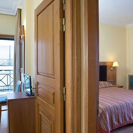 Hotell Ramada By Wyndham, Athens Club Attica Riviera Néa Mákri