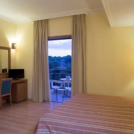 Hotell Ramada By Wyndham, Athens Club Attica Riviera 5*