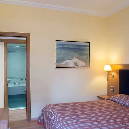 Ramada By Wyndham, Athens Club Attica Riviera 5*