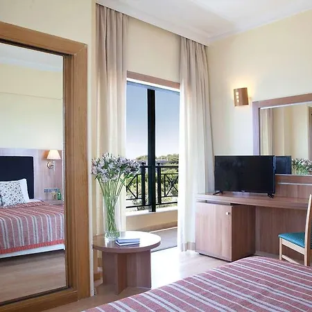 Ramada By Wyndham, Athens Club Attica Riviera Hotell 5*