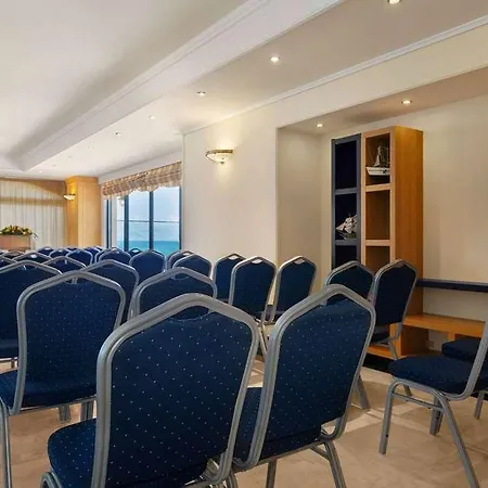 Ramada By Wyndham, Athens Club Attica Riviera Néa Mákri