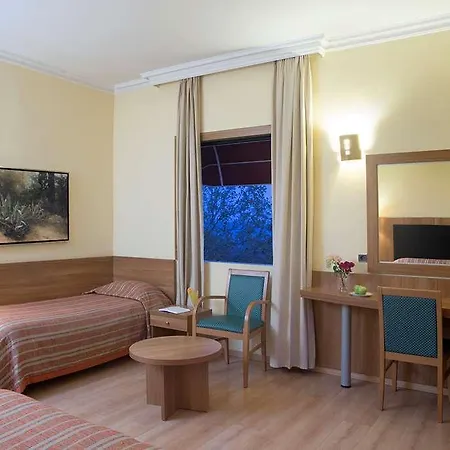 Ramada By Wyndham, Athens Club Attica Riviera 5*