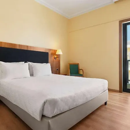 Ramada By Wyndham, Athens Club Attica Riviera 5* Néa Mákri