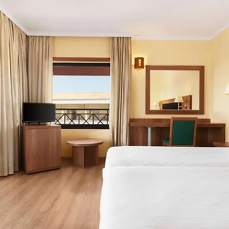 Hotel Ramada By Wyndham, Athens Club Attica Riviera 5*