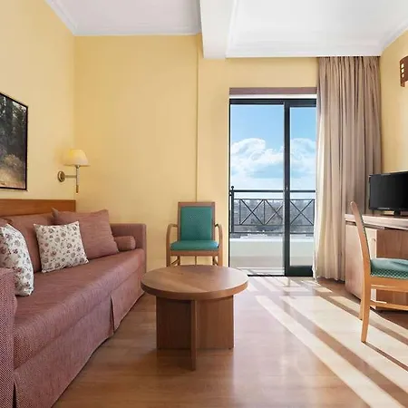 Hotel Ramada By Wyndham, Athens Club Attica Riviera